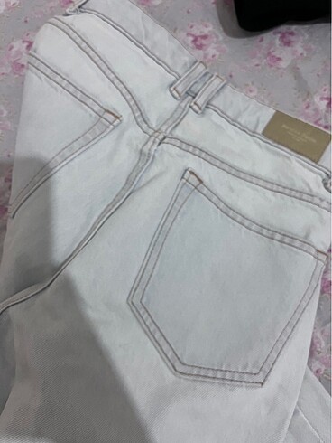 32 Beden mavi Renk BERSHKA jean 1 kere giyildi