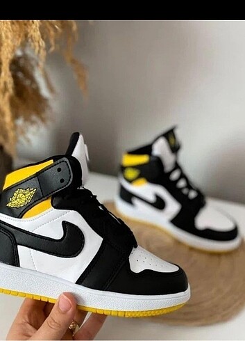Nike Air Jordan Unisex spor ayakkabı...