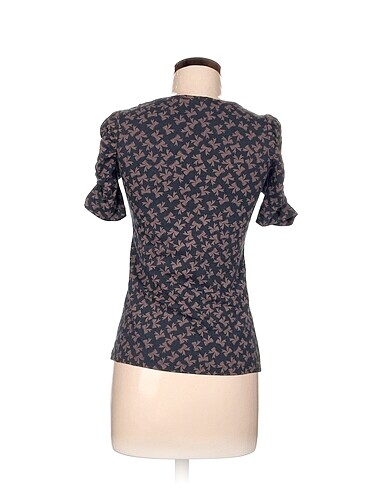 m Beden LC Waikiki T-shirt %70 İndirimli.