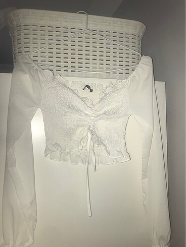 M beden beyaz kolları tül bolero şeklinde crop