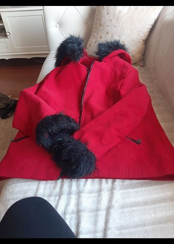 Kürklü Kapüşonlu Kırmızı Midi Kaban - Görsel 4