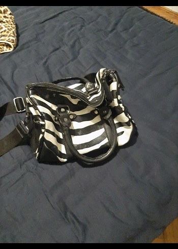 Zebra Desenli Siyah Deri Kadın Çanta - Görsel 3