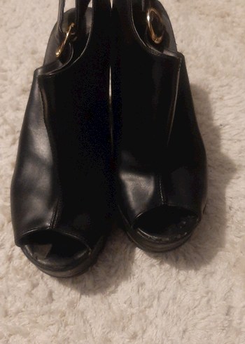 Siyah Deri Kadın Dolgu Topuklu Ayakkabı - Görsel 2