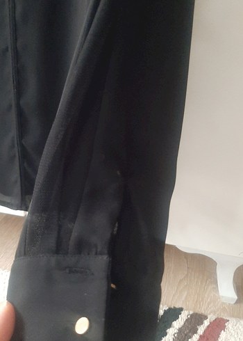 Siyah V Yaka Kadın Gömlek - Görsel 3