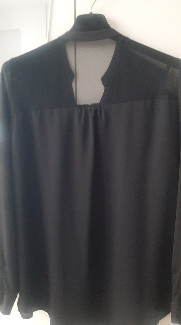 Siyah V Yaka Kadın Gömlek - Görsel 4