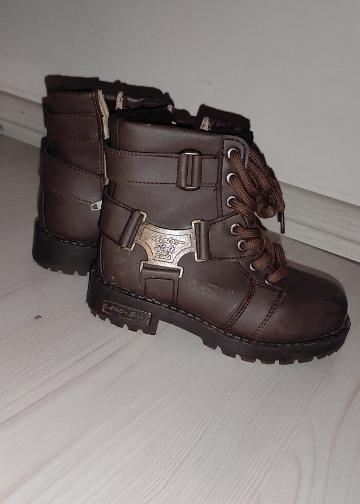 Erkek çocuk bot  - Görsel 2