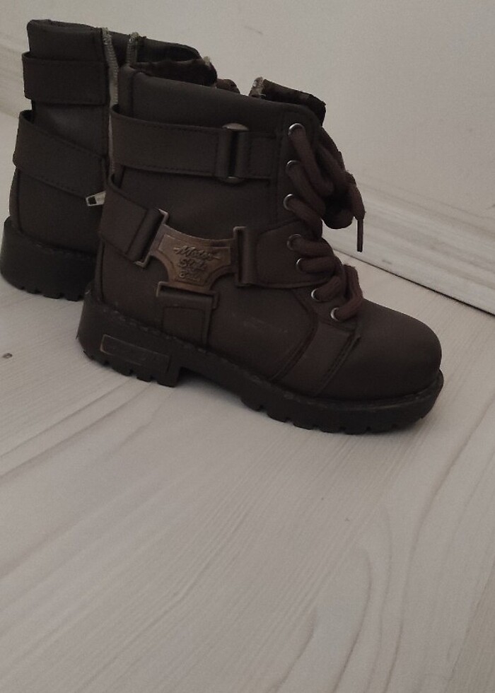 Erkek çocuk bot  - Görsel 3