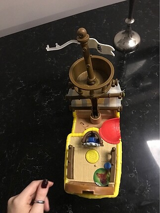 Diğer çocuk oyuncak gemi