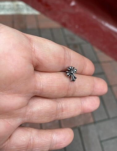 Beden Chrome hearts 316 L ÇELİK BABY CROSS küpe