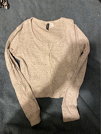 h&m dügmeli üst