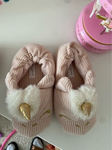 26 Beden pembe Renk Zara unicorn panduf 26-27