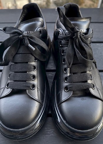 Alexander McQueen 40