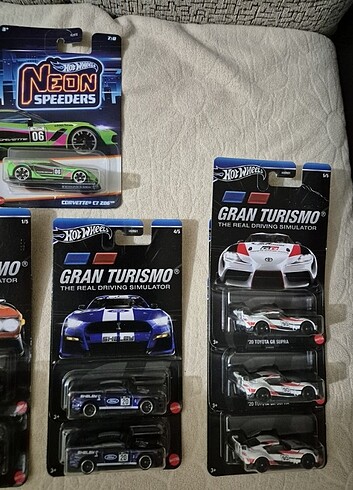 Beden Renk Hotwheels Mercedes Neon Gran Turismo diecast