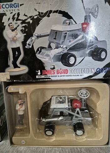 Beden 1:43 ve yakın ölçek figürlü diecast model araba