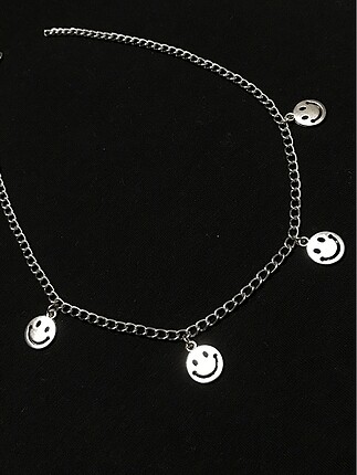 Smiley choker
