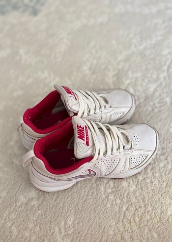 Beyaz Nike Kadın Spor Ayakkabı