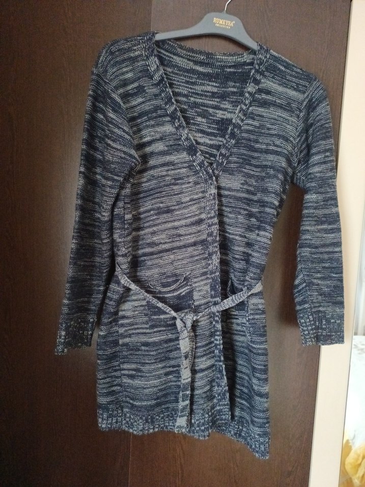 Gri Uzun Örgü V Yaka Kadın Hırka - Görsel 2