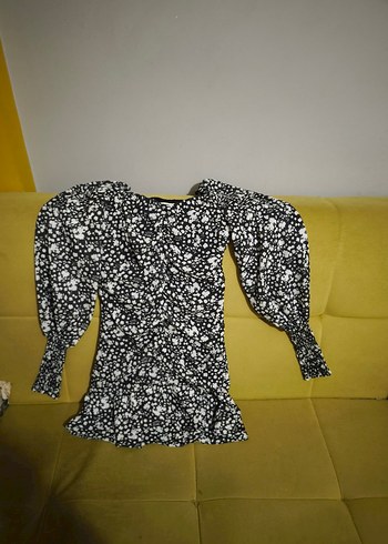 Uzun Kollu Siyah Beyaz Desenli Mini Bluz