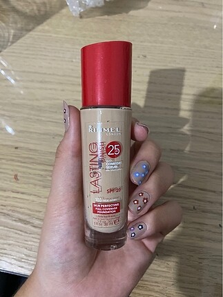 Rimmel London Parlak Bitişli Fondöten 103 True Ivory