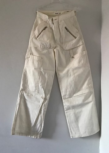 Pull and bear kırık beyaz kargo jean pantolon