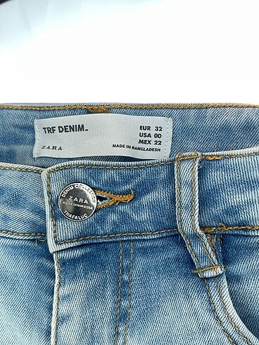 32 Beden çeşitli Renk Zara Mini Şort %70 İndirimli.