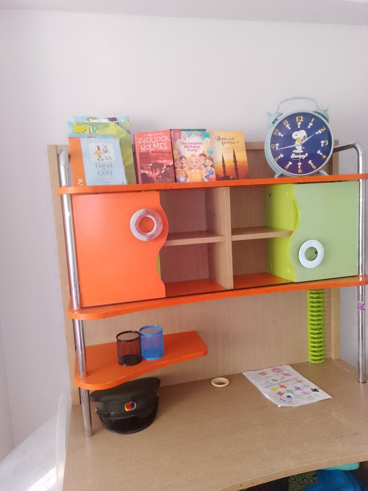 Turuncu Çocuk Rafı ve Çalışma Masası - Görsel 4