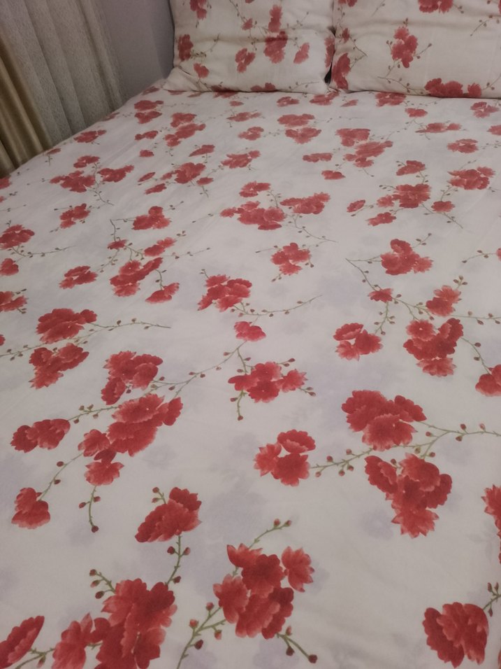 Beyaz Çiçek Desenli Yatak Örtüsü - Görsel 2