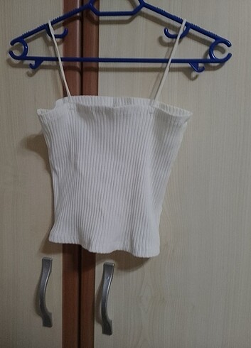 Beyaz askılı crop