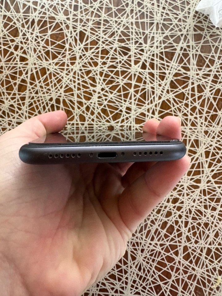 Siyah iPhone 11 64gb tr cihazı - Görsel 5