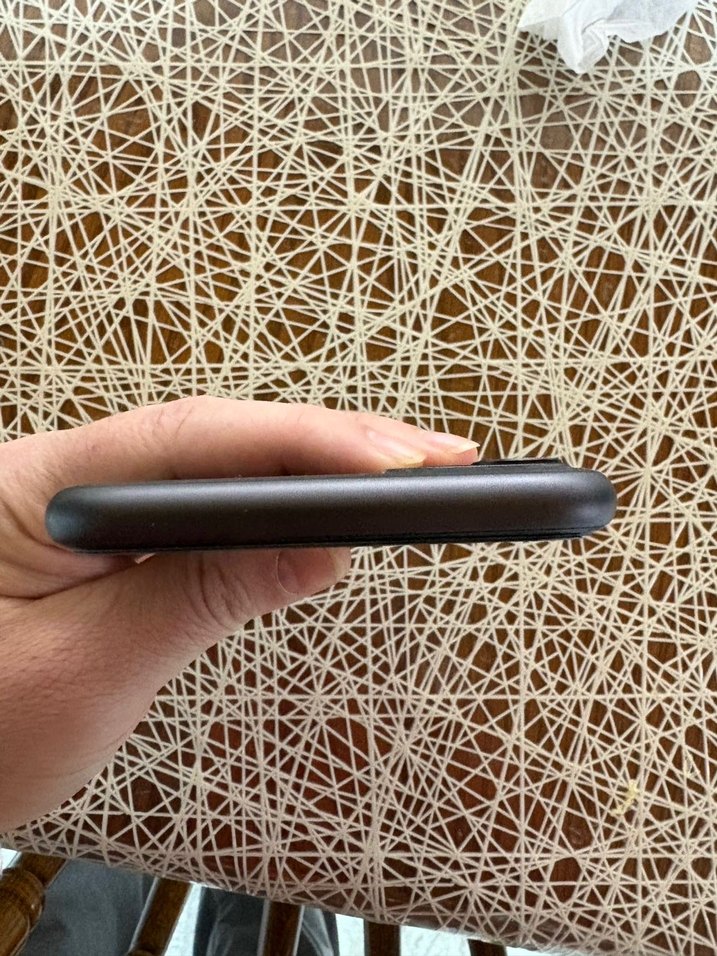 Siyah iPhone 11 64gb tr cihazı - Görsel 4