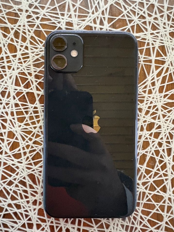 Siyah iPhone 11 64gb tr cihazı - Görsel 3