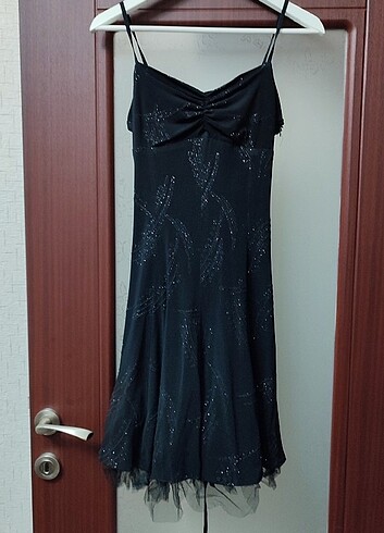 Siyah kisa gece elbisesi 