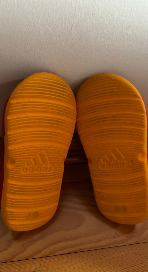 Çocuk Kırmızı Renkli Cırt Cırtlı Terlik - Görsel 4