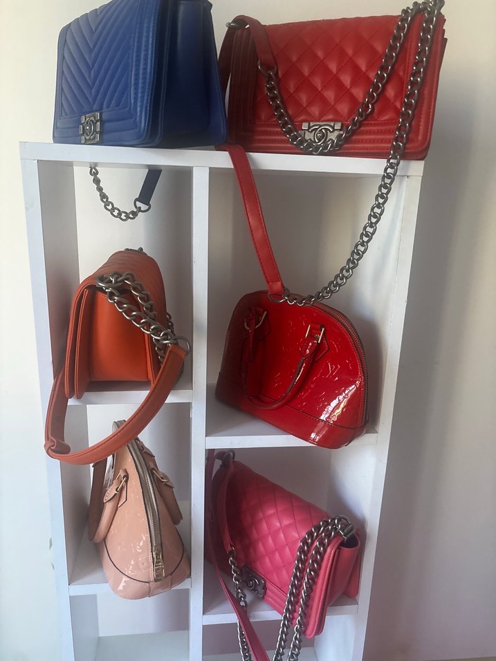 Zincir Detaylı Çok Renkli Deri Kadın Çantası - Görsel 2