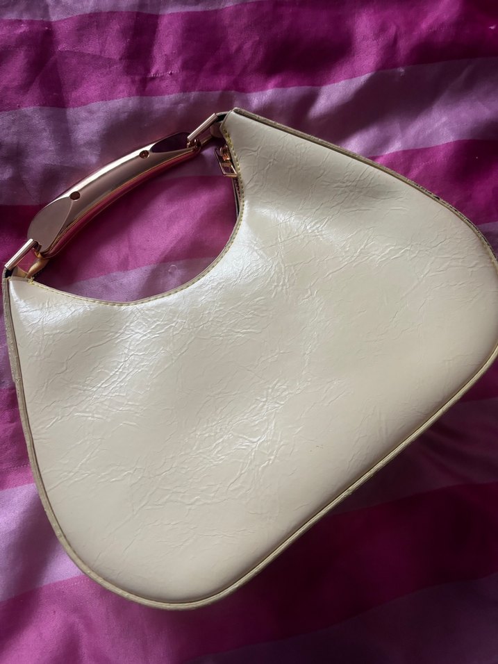 Sarı Zincir Detaylı Modern Klasik Deri Kadın Çanta - Görsel 3