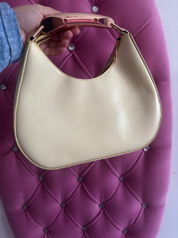 Sarı Zincir Detaylı Modern Klasik Deri Kadın Çanta - Görsel 4