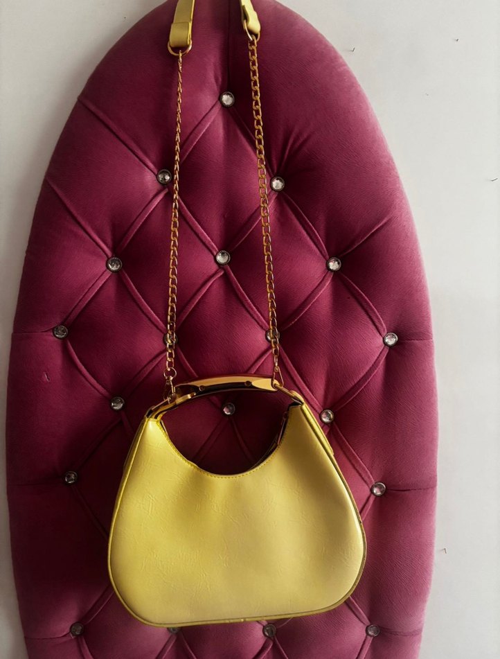 Sarı Zincir Detaylı Modern Klasik Deri Kadın Çanta - Görsel 5