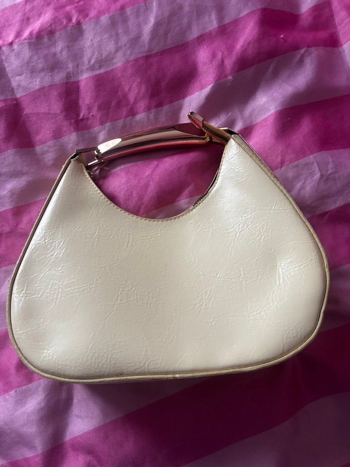 Sarı Zincir Detaylı Modern Klasik Deri Kadın Çanta - Görsel 2