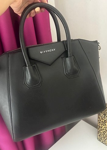 GIVENCHY Siyah Deri Kadın El Çantası