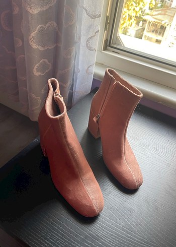 Bershka Pembe Topuklu Kadın Bot
