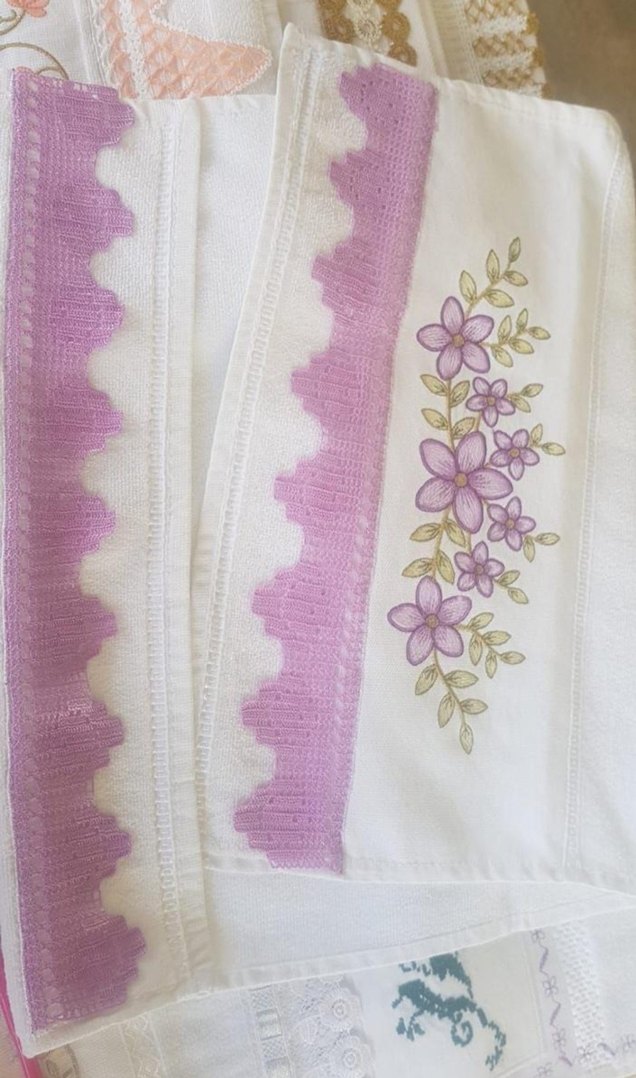 Mor Nakışlı Beyaz Havlu - Görsel 5