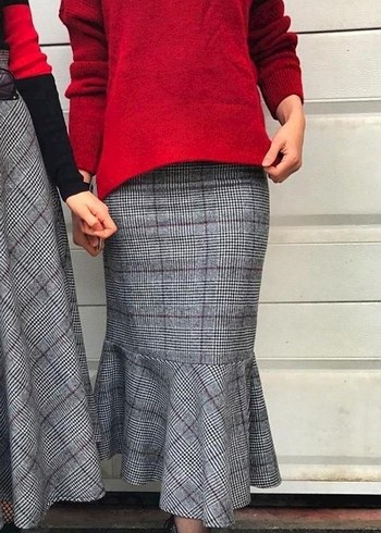 Gri Ekose Desenli Midi Triko Balık Etek - Görsel 3