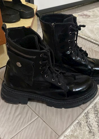 Siyah Rugan Bağcıklı Punk bot - Görsel 4