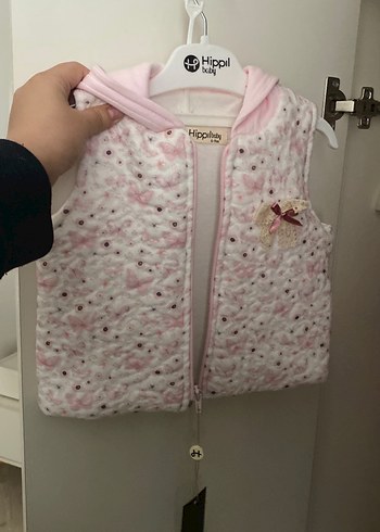Kız Çocuk Pembe Kürklü Kapüşonlu Yelek - Görsel 2