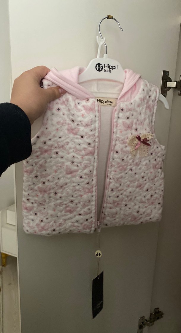 Kız Çocuk Pembe Kürklü Kapüşonlu Yelek - Görsel 3