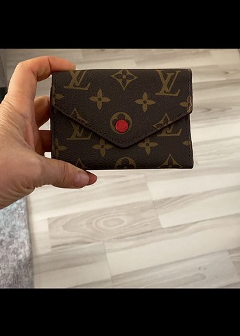 Düğmeli Kahverengi Deri Cüzdan