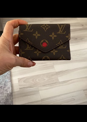 Beden Düğmeli Kahverengi Deri Cüzdan