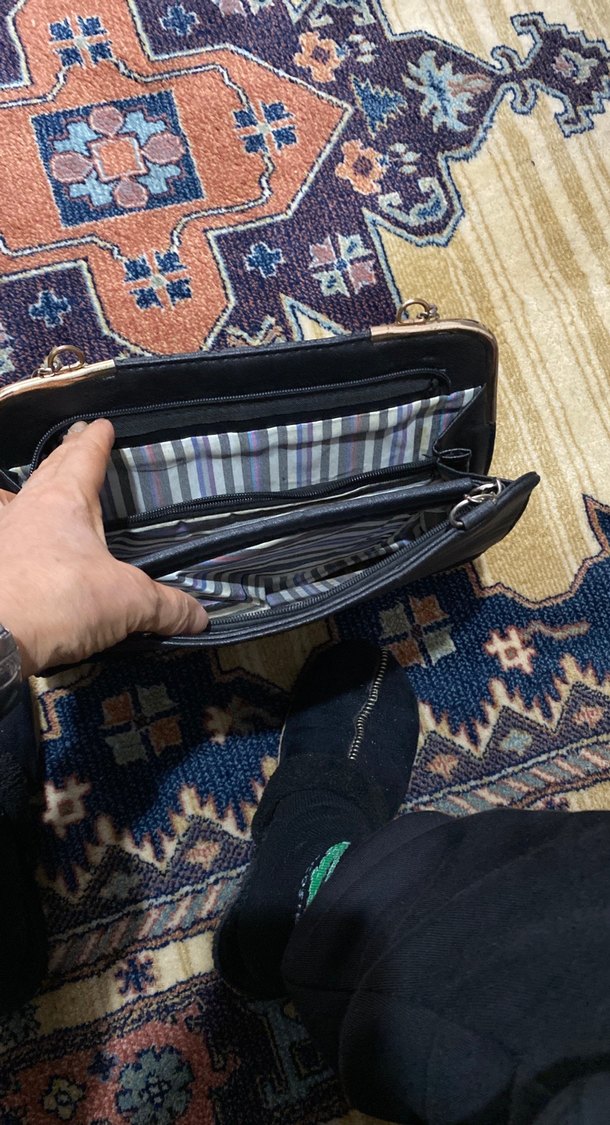 Kadın Siyah Deri Yılan Desenli Fermuarlı Çanta - Görsel 4