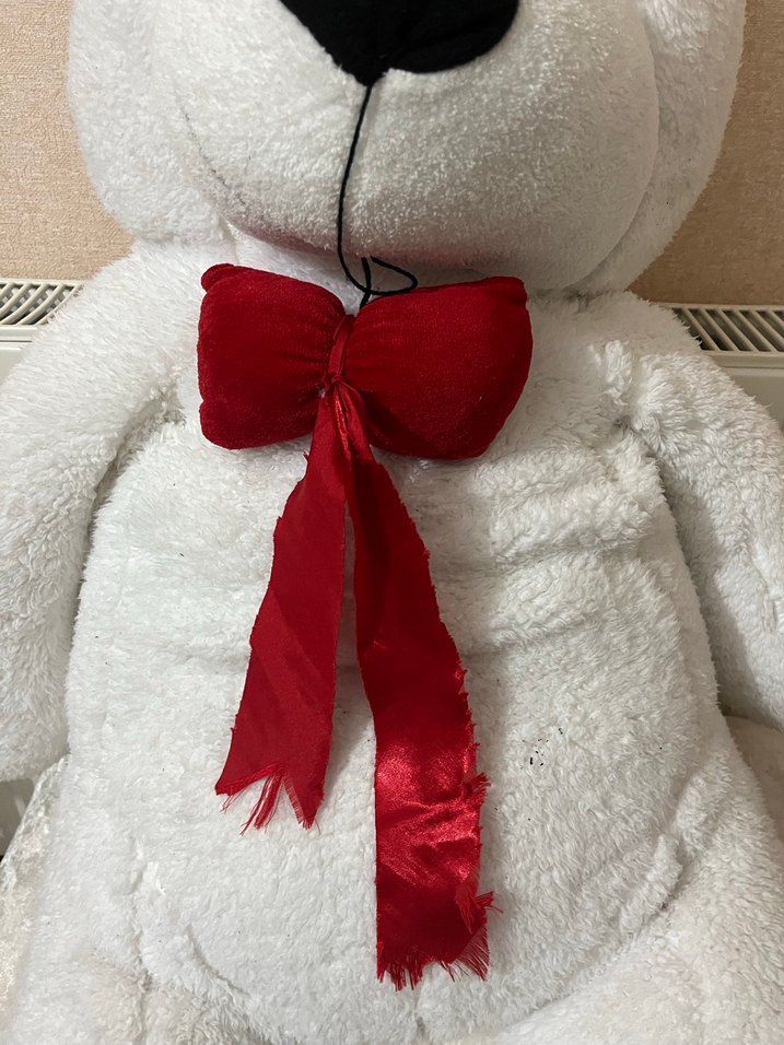 Beyaz peluş oyuncak ayı kırmızı fiyonkla - Görsel 2