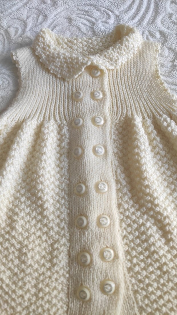 Kız Çocuk Beyaz Örgü Kolsuz Hırka - Görsel 2